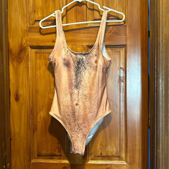 Woman’s one piece swim suit. Padded cups and support liner inside. - Picture 1 of 5